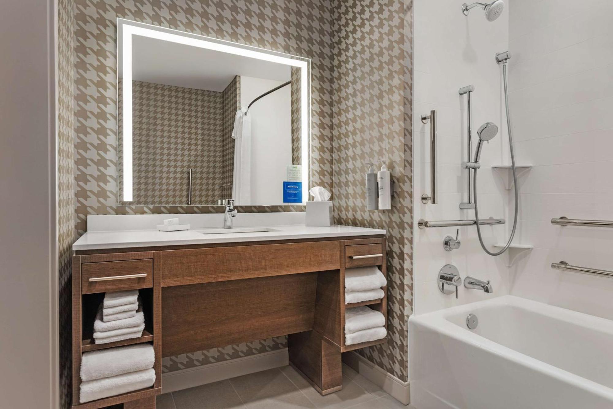 Home2 Suites By Hilton Cedar Rapids Westdale Eksteriør billede